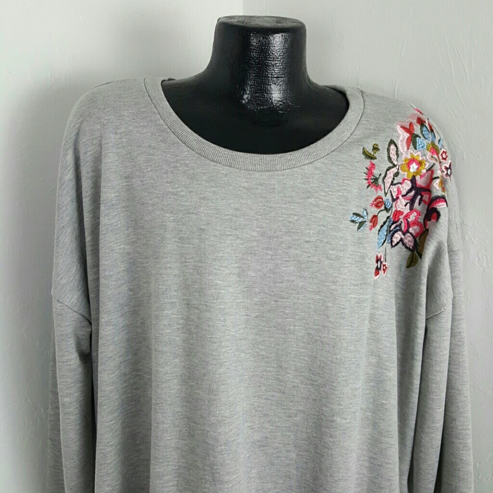 Avenue sweatshirt embroider gray women New size 22/24